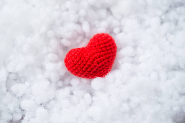 Crochet coeur rouge avec polyester
 - Photo, image