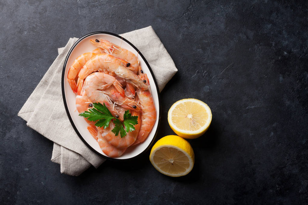 Fresh shrimps on plate - Foto, imagen