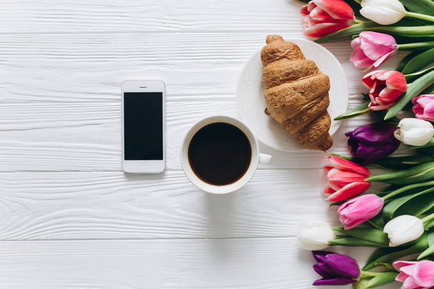 flowers with coffee and phone - Photo, Image