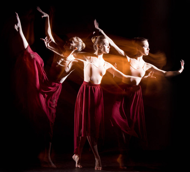 The sensual and emotional dance of beautiful ballerina - Fotografie, Obrázek