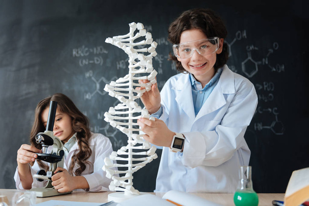 children studying microbiology - Foto, immagini