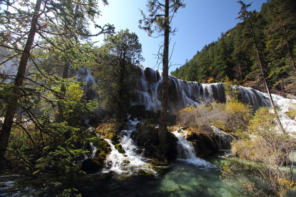 Frontansicht des Jiuzhaigou Wasserfalls - Foto, Bild