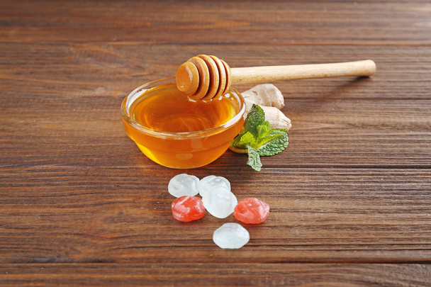 Cough drops with honey  - Foto, Bild
