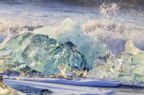 Dalgalar kumsalda buz kırma - Fotoğraf, Görsel