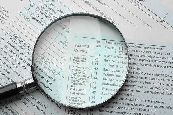 Income tax return form - Foto, afbeelding