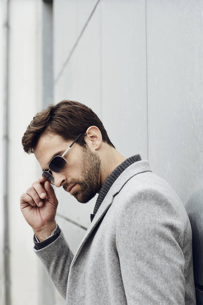 Handsome man in sunglasses   - Foto, afbeelding