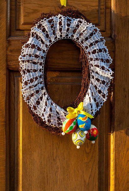 Věnec s velikonoční vejce na dveře - Fotografie, Obrázek