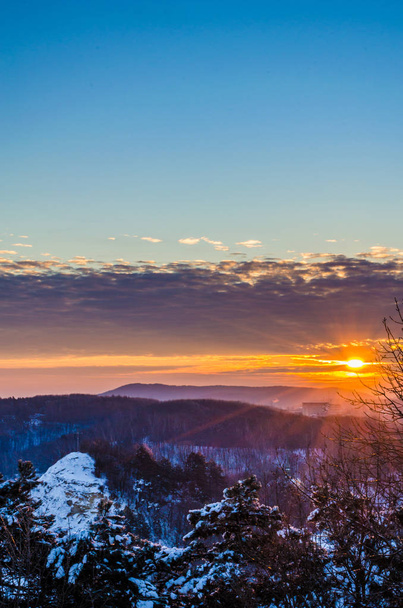 Природный пейзаж на восходе солнца
 - Фото, изображение