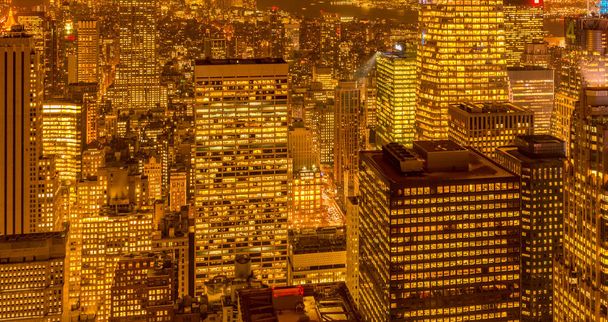 日没時のニューヨークマンハッタンの眺め - 写真・画像
