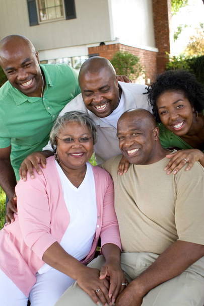 Mature African American couple and their adult kids. - Foto, imagen