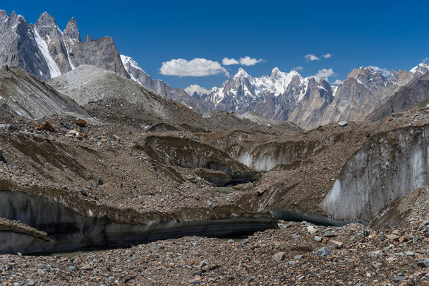 Texture of Baltoro glacier in front of Paiju peak, K2 trek, Paki - Foto, Imagem