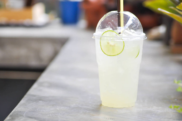 lemon juice or  lime juice - Фото, изображение