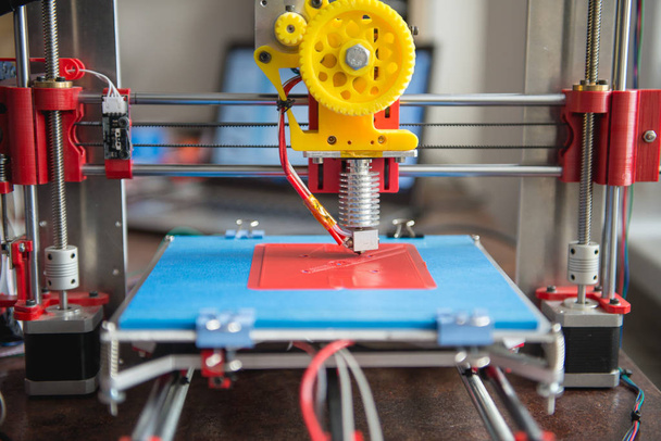 3D Drukarka drukuje części - Zdjęcie, obraz