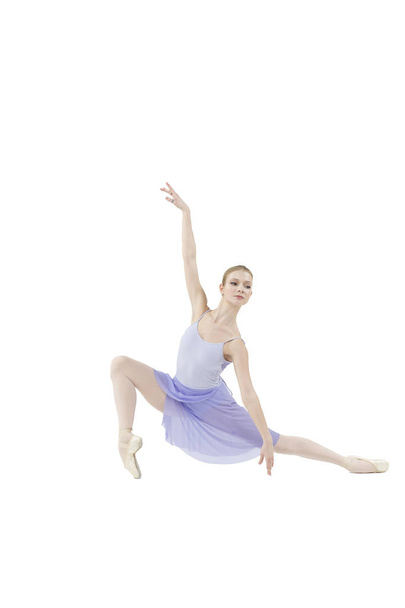 バレエは、複雑なダンスの要素を実行します。 - 写真・画像