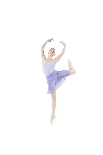 Ballet performs complex dance elements - Foto, Imagem