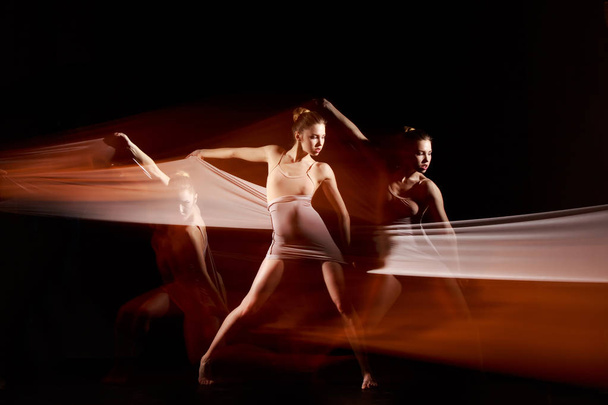 The sensual and emotional dance of beautiful ballerina - Φωτογραφία, εικόνα