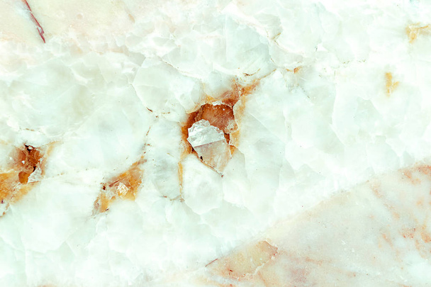 Nahaufnahme zerkleinerten Marmor Stein Textur Hintergrund, detaillierte echte echte echte Marmor aus der Natur. - Foto, Bild