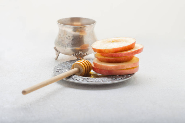Honey and apples for Rosh Hashanah - Photo, Image