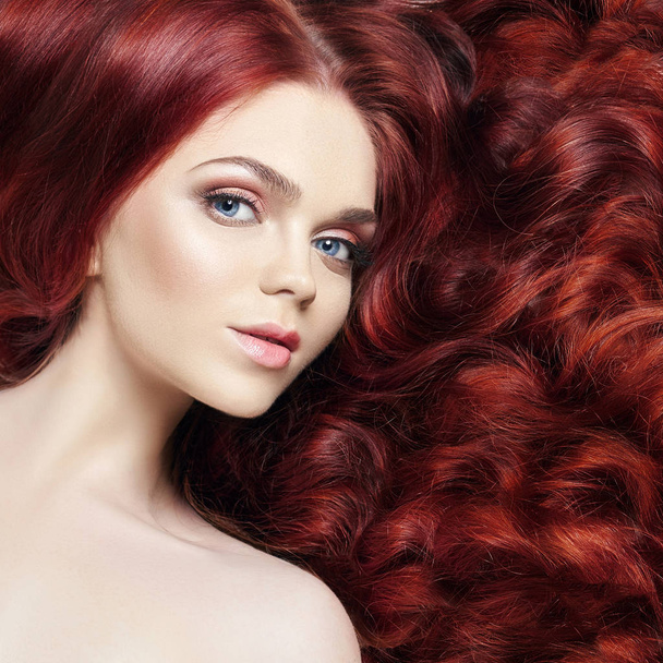 Sexy nude beautiful redhead girl with long hair. Perfect woman portrait on light background. Gorgeous hair and deep eyes. Natural beauty, clean skin, facial care and hair. Strong and thick hair. - 写真・画像