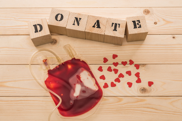 Bolsa de sangre para donación
  - Foto, Imagen