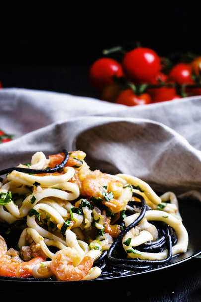 Hot pasta with seafood - Φωτογραφία, εικόνα