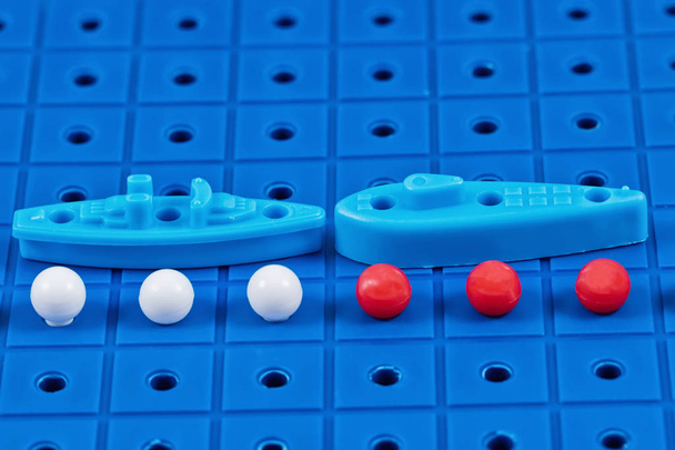 bescherming van maritieme grenst aan speelgoed militaire schepen - Foto, afbeelding
