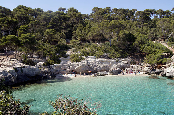 Tyypillinen Menorca ranta
 - Valokuva, kuva