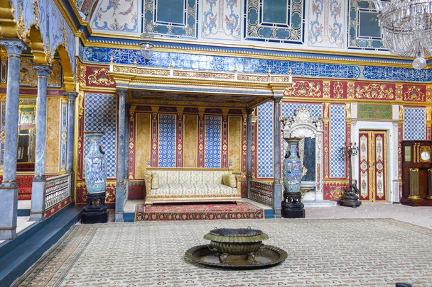 Арем во дворце Топечи, Стамбул, Турция
 - Фото, изображение