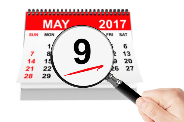 Concepto del Día de la Victoria. 9 mayo 2017 calendario con lupa
 - Foto, imagen