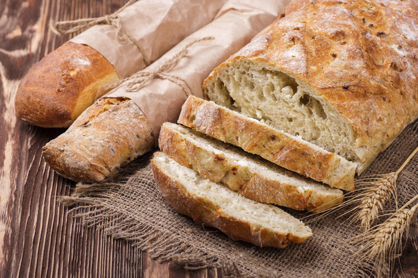 Свежий домашний хлеб - Фото, изображение