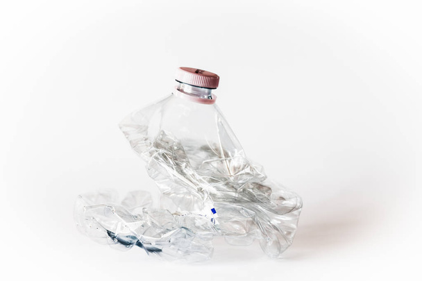 Botella de plástico para reciclar
 - Foto, imagen