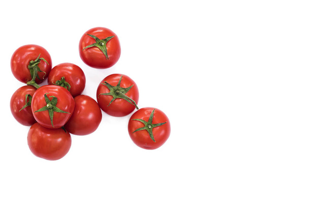 Beyaz arkaplanda izole domatesler - Fotoğraf, Görsel