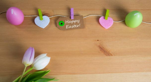 Frohe Ostern auf Papier geschrieben - Foto, Bild