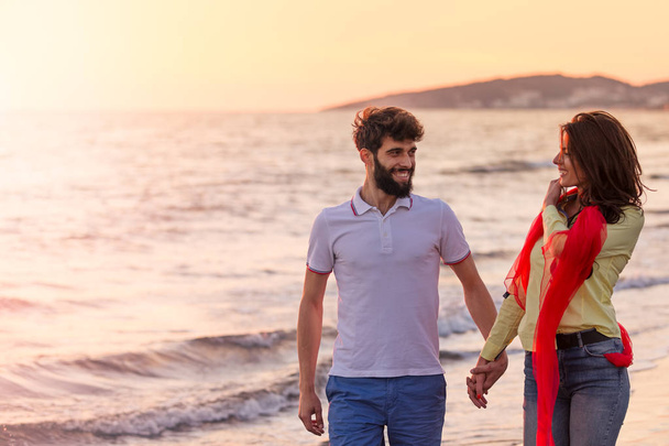 Romantic couple on beautiful beach - Valokuva, kuva