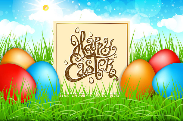 Tavaszi színes tojást fű, kék sky területén. Boldog húsvéti betűkkel modern kalligráfia, vektor - Vektor, kép