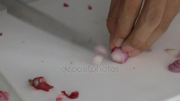  Κοπής κρεμμυδιού πριν το μαγείρεμα - Πλάνα, βίντεο