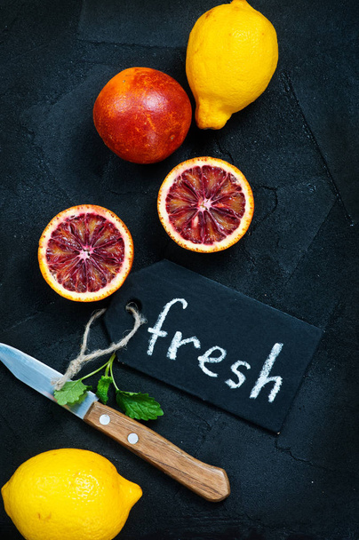  fruits on a table and word fresh  - Valokuva, kuva