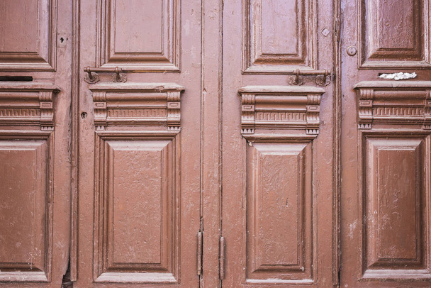 old brown doors - Foto, imagen