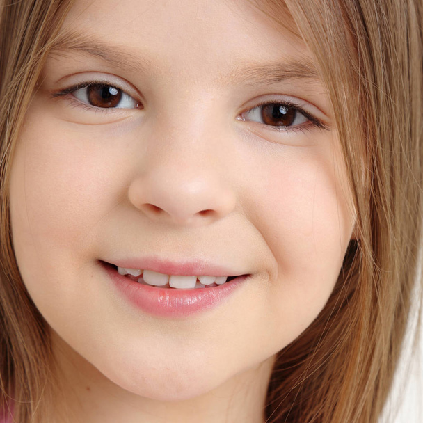 Little girl portrait - Foto, afbeelding