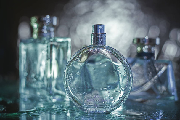 Farklı parfüm şişe  - Fotoğraf, Görsel