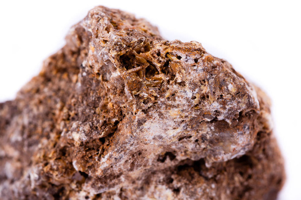 makro ásványi kő wulfenit fehér alapon - Fotó, kép