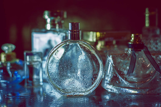 Různé lahvičky parfémů  - Fotografie, Obrázek