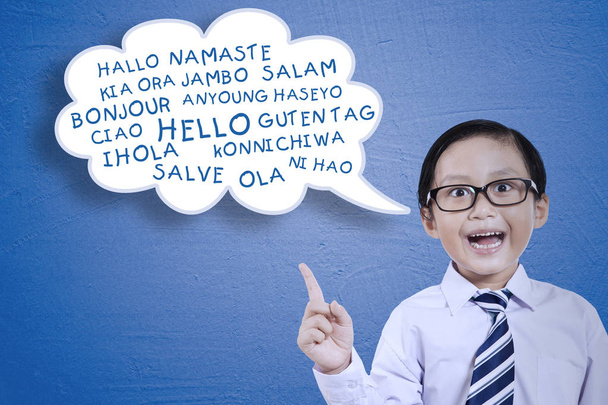 Little boy learns multilingual - Foto, Imagem