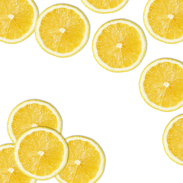 rodajas de limón amarillo sobre blanco
 - Foto, imagen