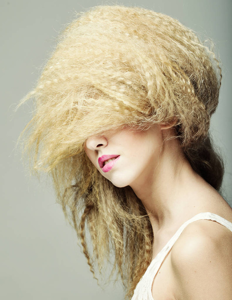 woman with creative hairstyle - Fotoğraf, Görsel