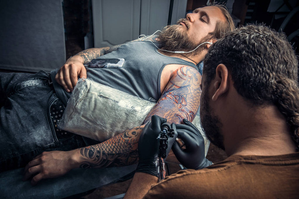 Szakmai tattooist munkahelyi stúdió - Fotó, kép