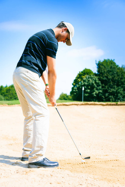 Man Playing Golf - Фото, изображение