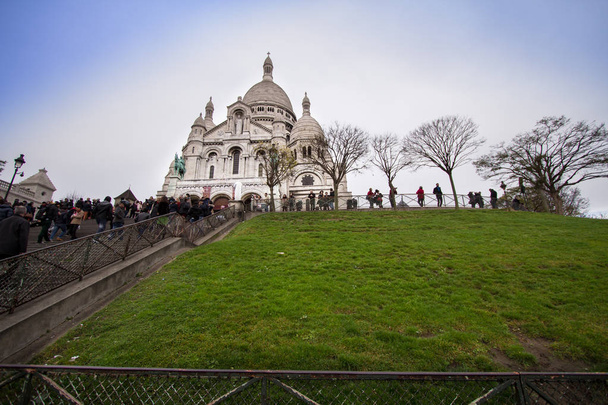 Basílica de Sacre-Coeur em Montmartre, Paris
 - Foto, Imagem