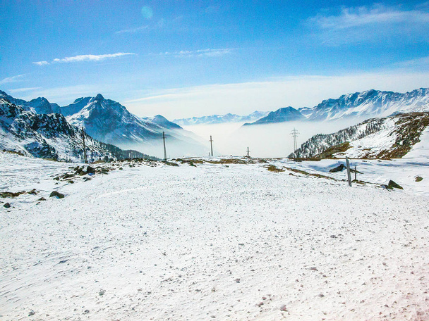 S vysokým dynamickým rozsahem (Hdr) Piz Bernina řadu hor ve švýcarských Alpách Rethic v kantonu Graubuenden u Svatého Mořice - Fotografie, Obrázek