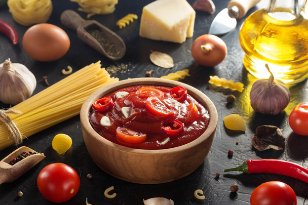 tomato sauce in bowl  - Fotoğraf, Görsel